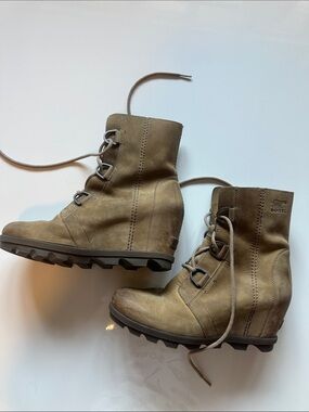 Sorel Women's Lace-Up Wedge Ankle Boots in Taupe Suede